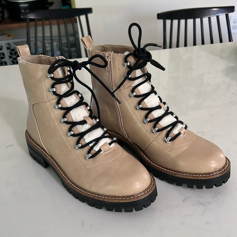 Faux fur lace up boots!